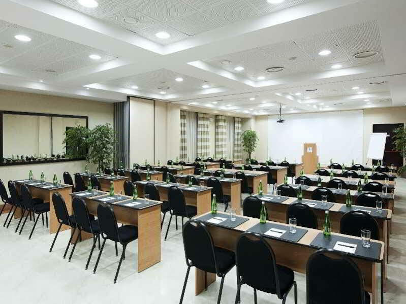 Nh Timisoara Hotell Eksteriør bilde